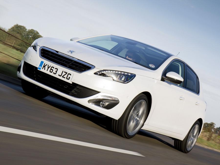  Peugeot 308 2013 года  (UK) (фото 14 из 25)